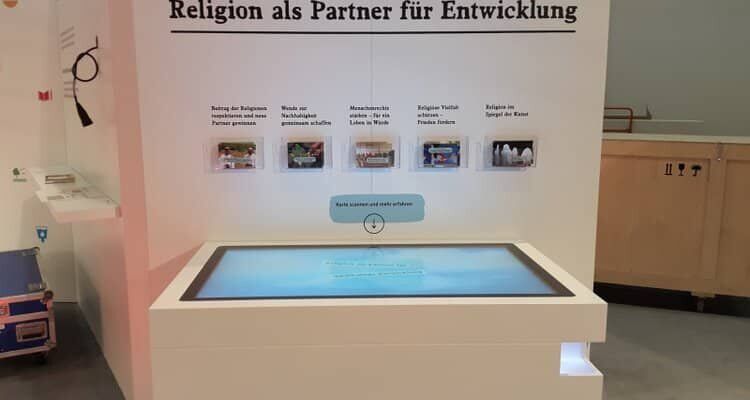 Interaktiver Messestand auf dem Kirchentag in Berlin