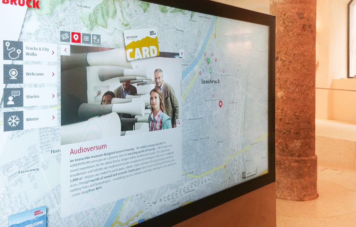 interactive tourist information with maps of the city and tourist highlights