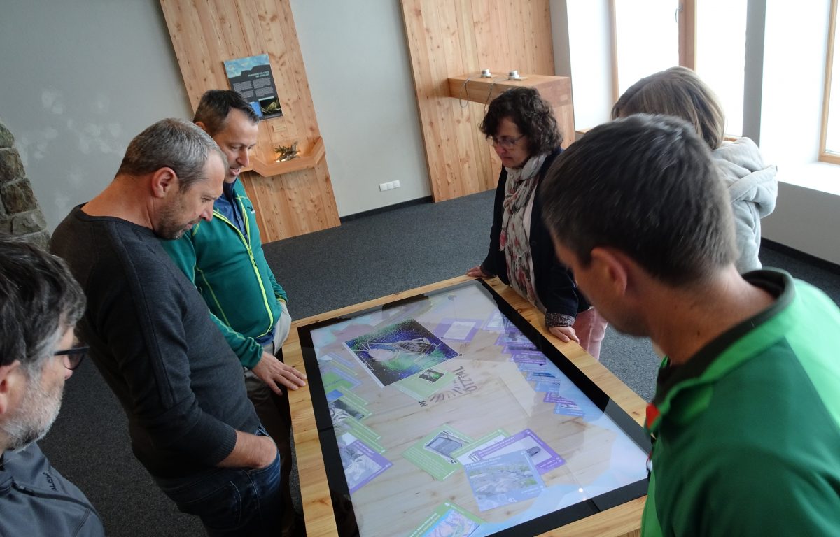 Multitouch software with freely movable and scalable info maps ©Archive Naturpark Ötztal - Patrizia Plattner