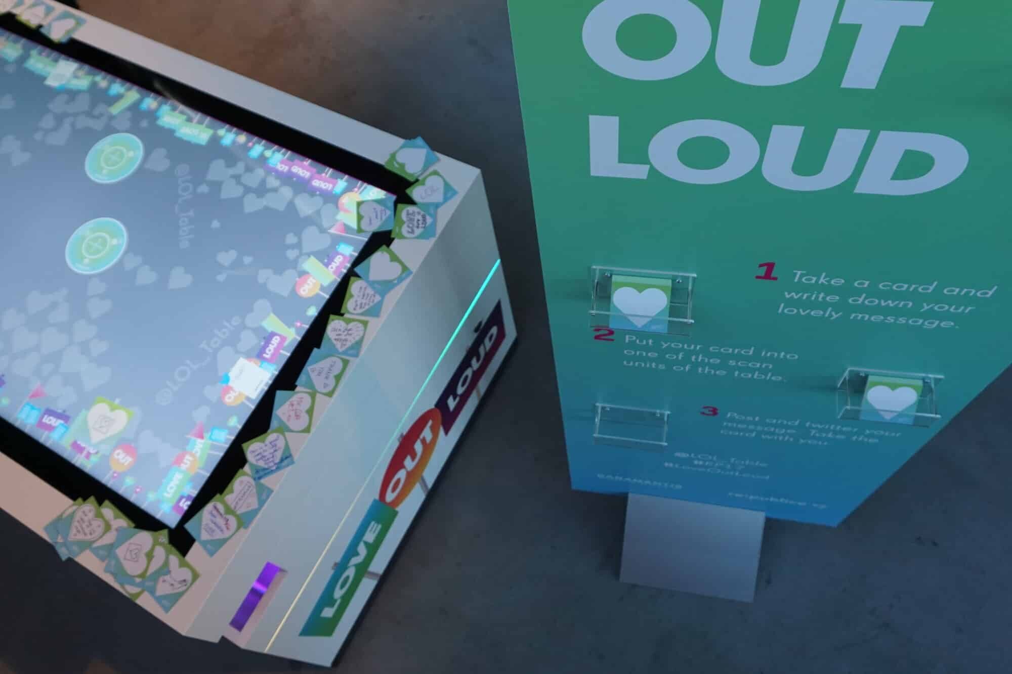 interaktiver Multitouch Twitter-Tisch auf der re:publica 2017 in Berlin