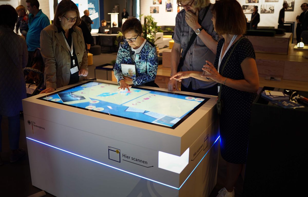 Multitouch scanner table at the Federal Government Open Day 2018
