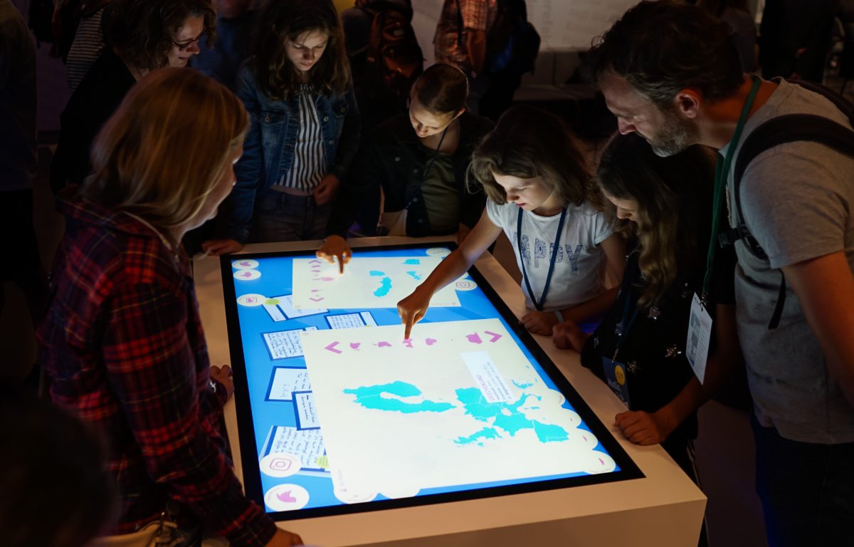 Customized multitouch software inspires visitors