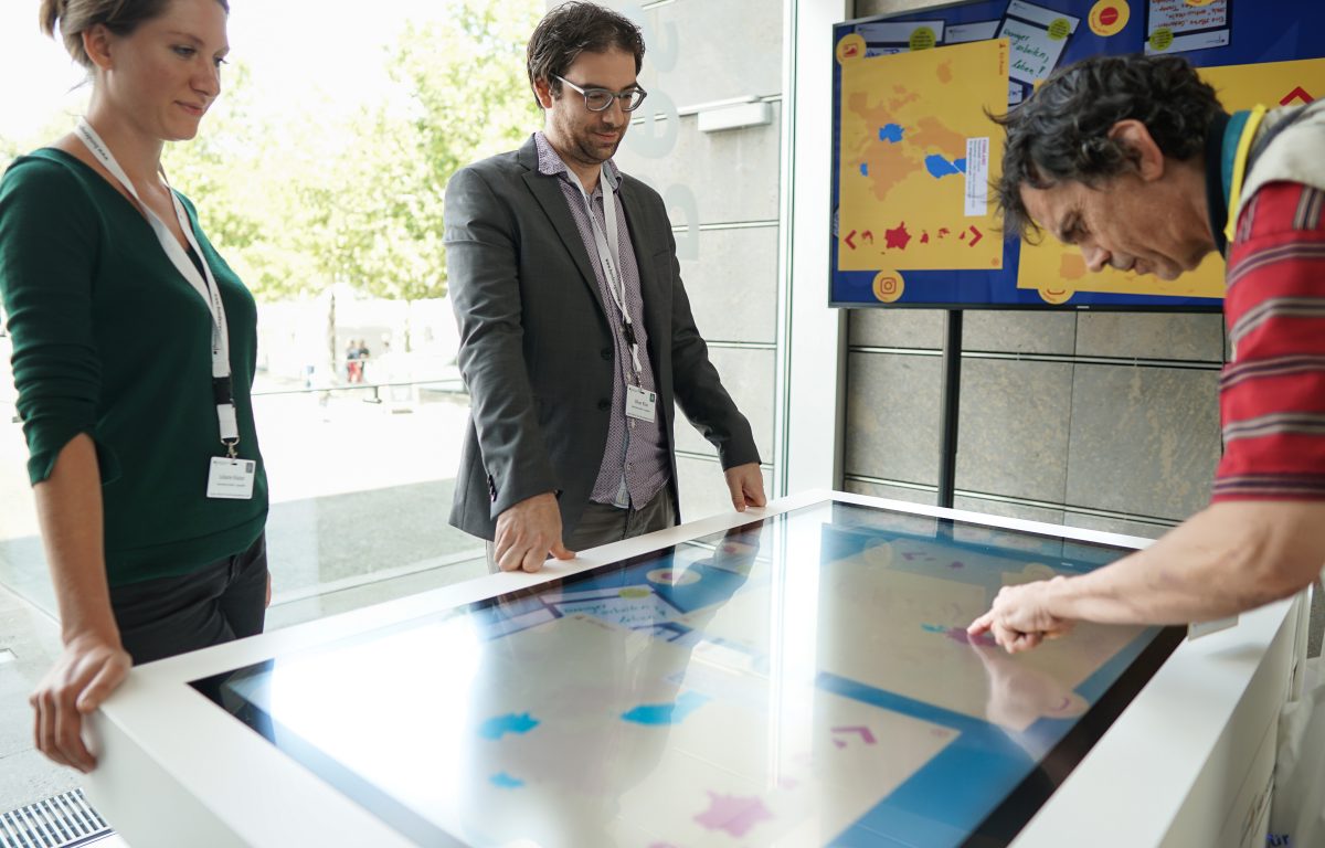 interactive EU puzzle at the Multitouch Table in the Federal Press Office