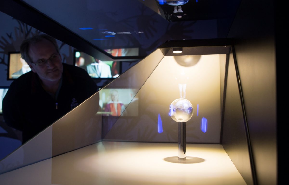 Hologramm-Vitrine im Weltmuseum Wien