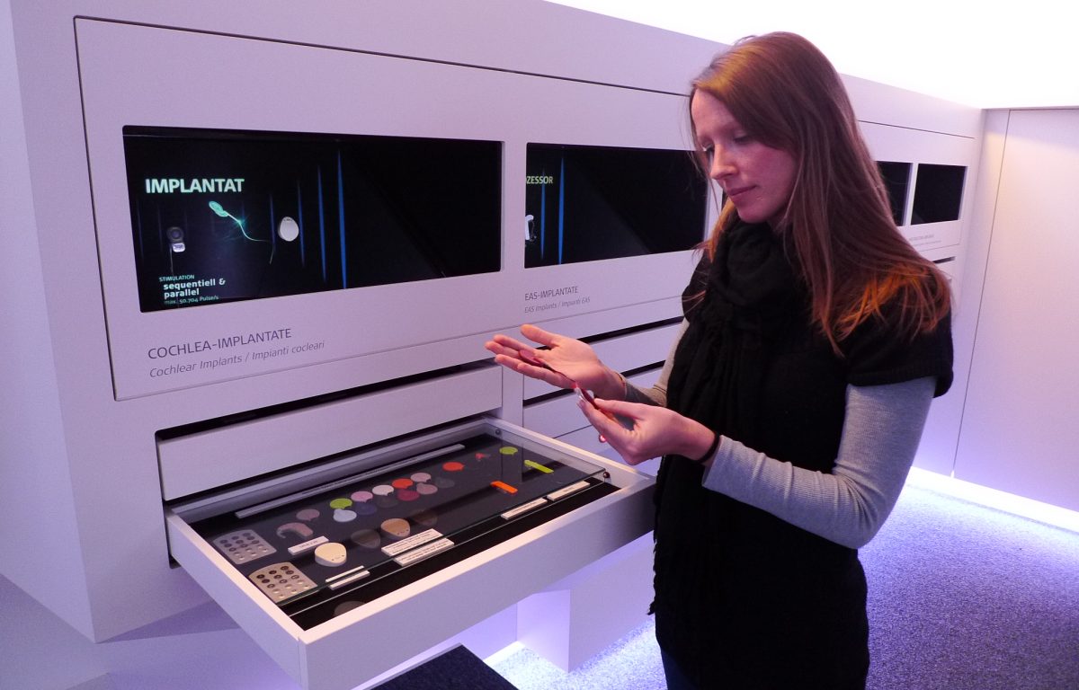Interactive exhibition station for MED-EL hearing implants