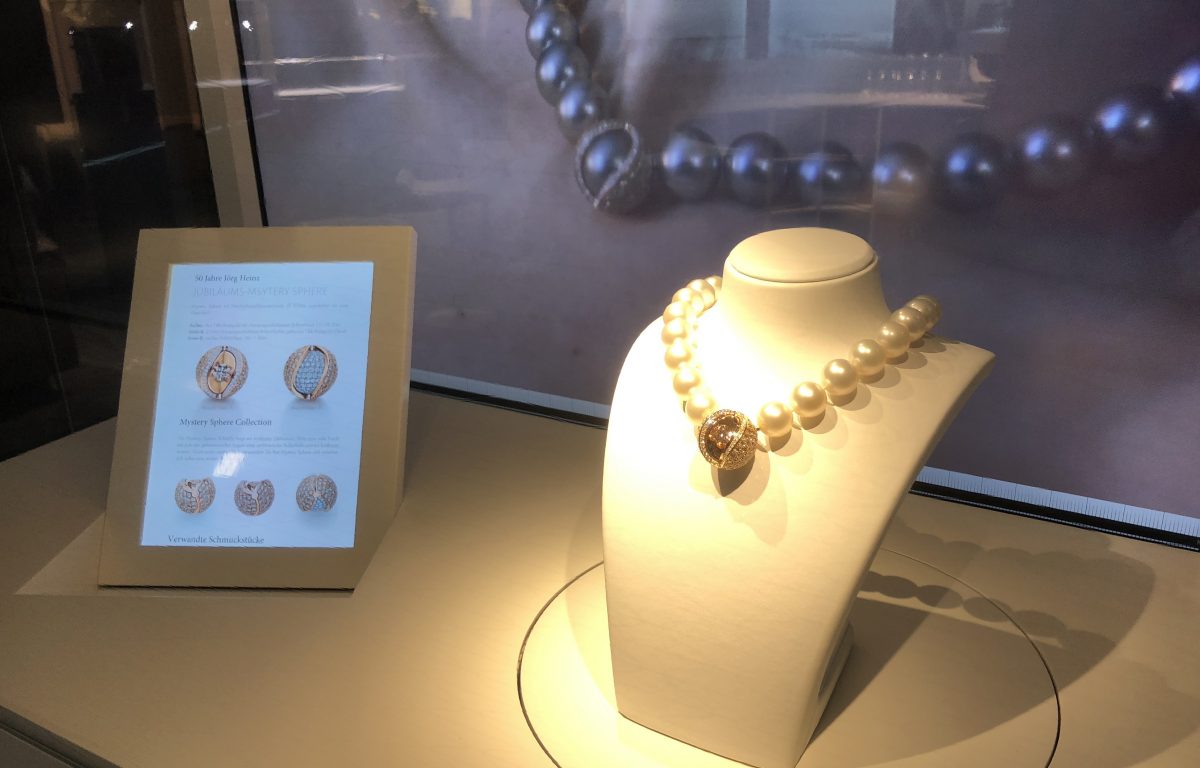 Interactive showcase displays anniversary jewelry from the Jörg Heinz manufactory