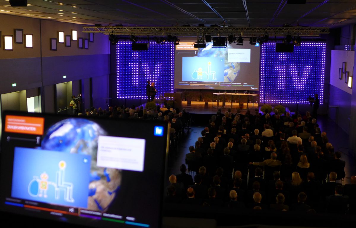 Stage show with projection of the Federation of Austrian Industry