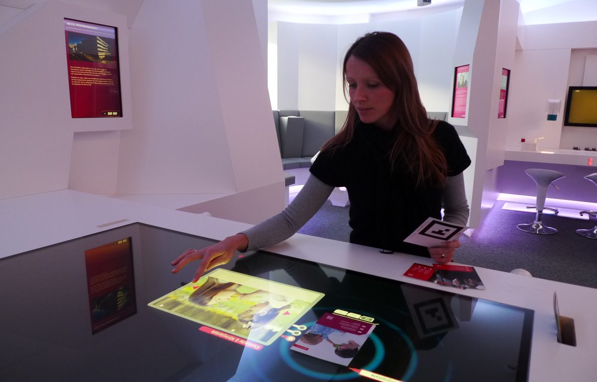 Tangible Interface Table with Optical Object Recognition and Multitouch Software by Garamantis
