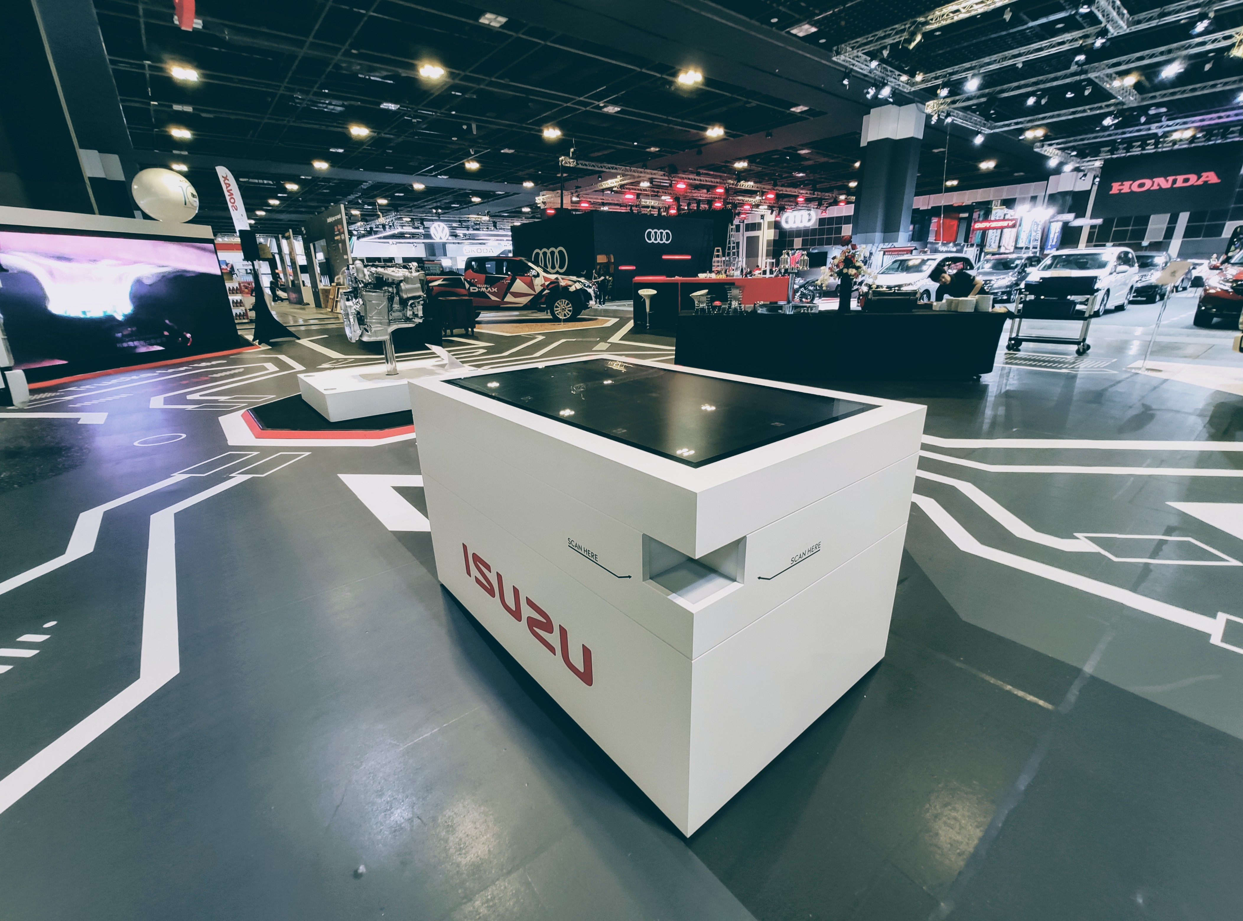 individual multitouch scanner table with 3D prints from isuzu