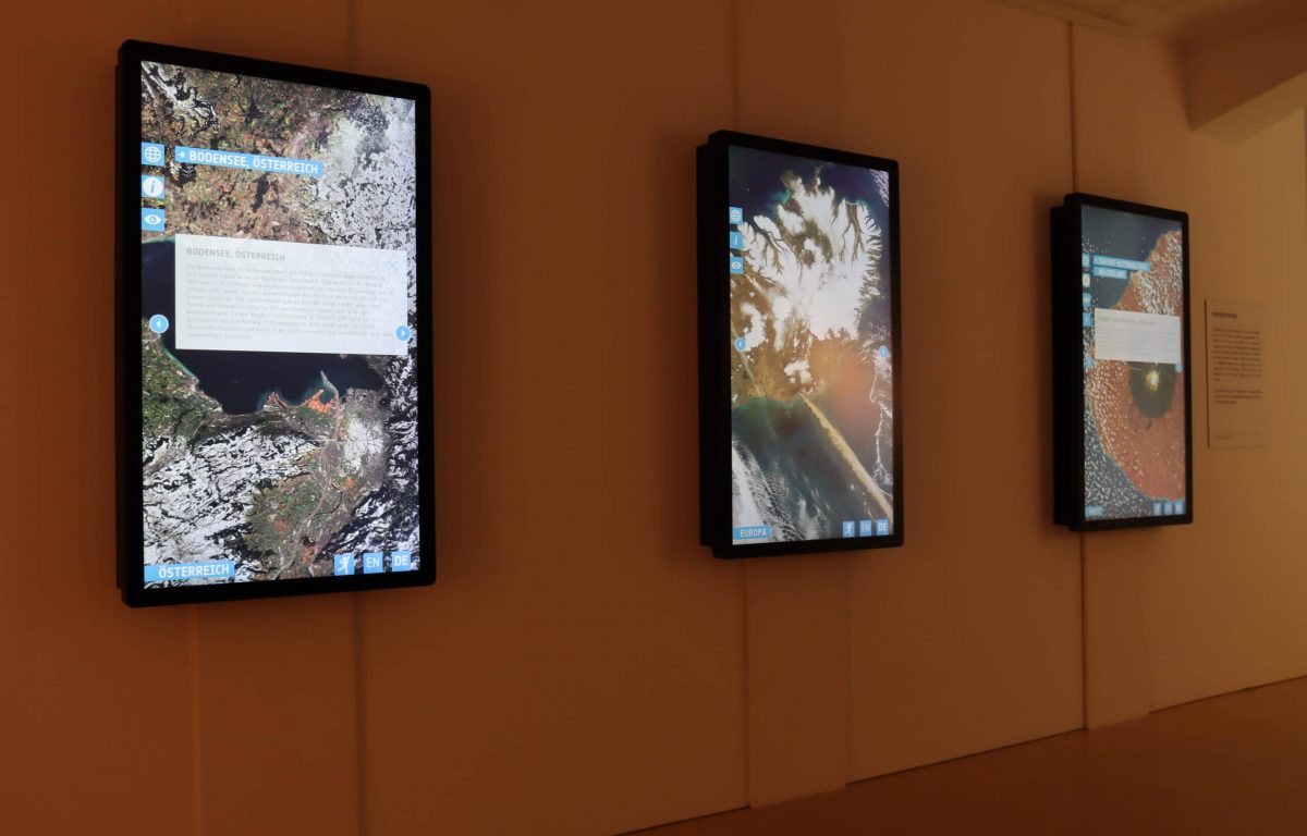 Multitouch stations in the exhibition Global Shift - The Changing World