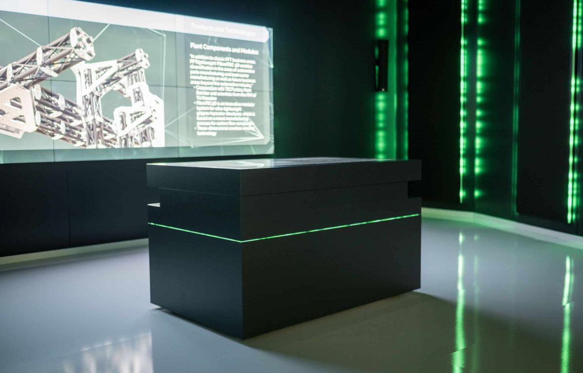 Garamantis Multitouch Tisch mit LED-Beleuchtung im interaktiven Showroom von FFT