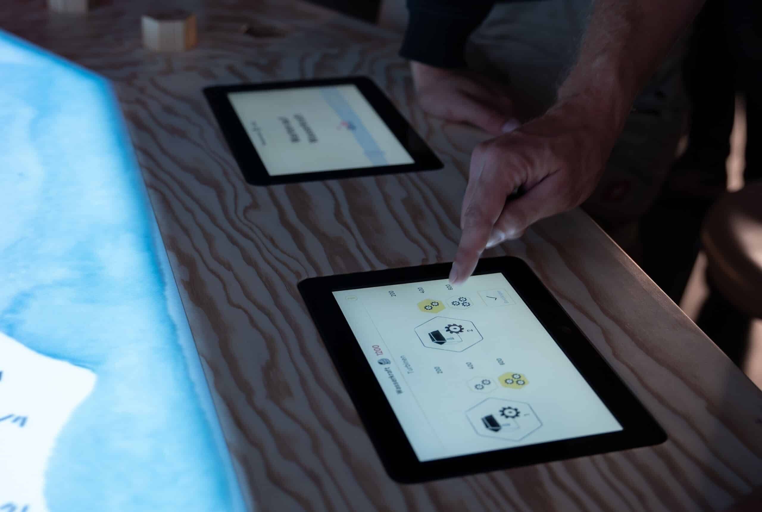 Touch Display am interaktiven Tisch von Garamantis