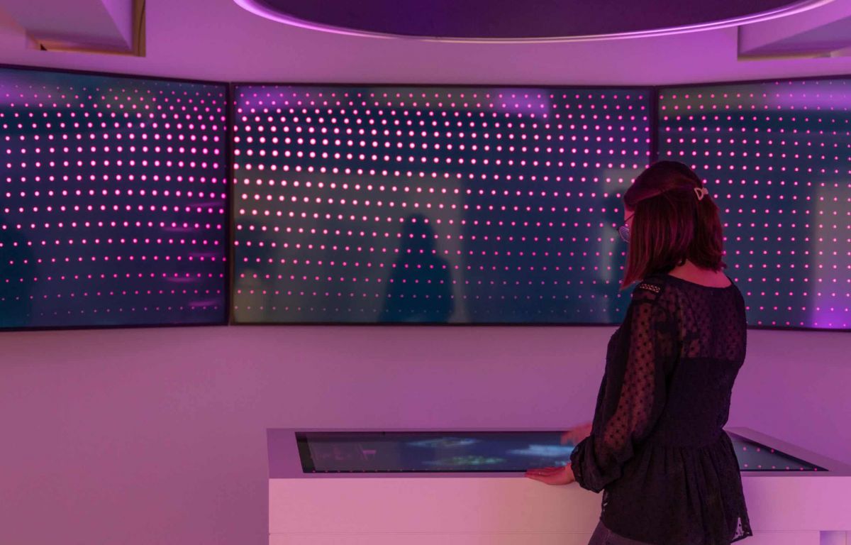 Interactive showroom with touch screen installations