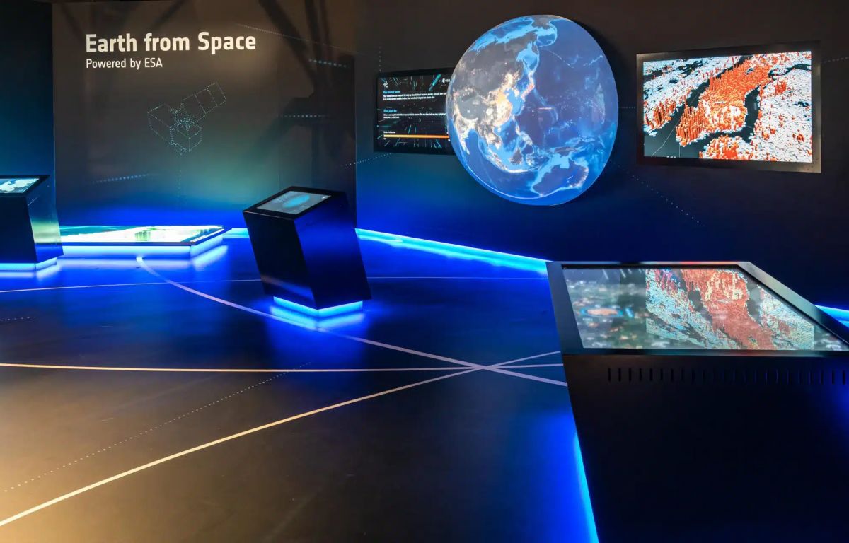 Interactive exhibits and touchscreens for displaying satellite data